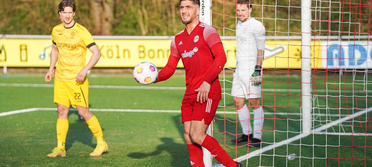 Fußball: Eintracht siegt knapp, 09 Remis