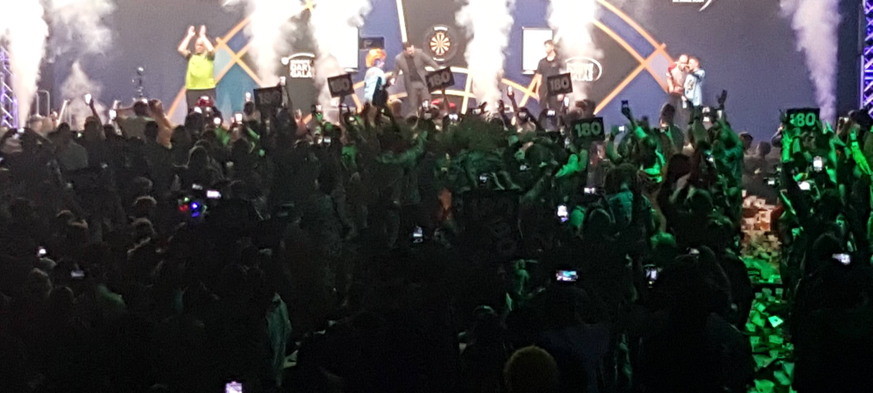 Darts: Stimmungsvolle Gummersbach Darts-Gala