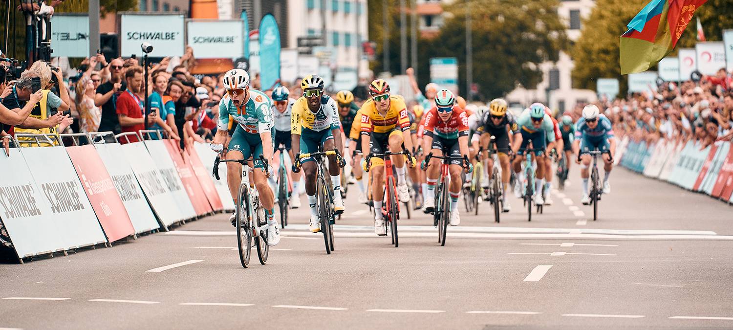 Radsport: van Uden gewinnt Rund um Köln