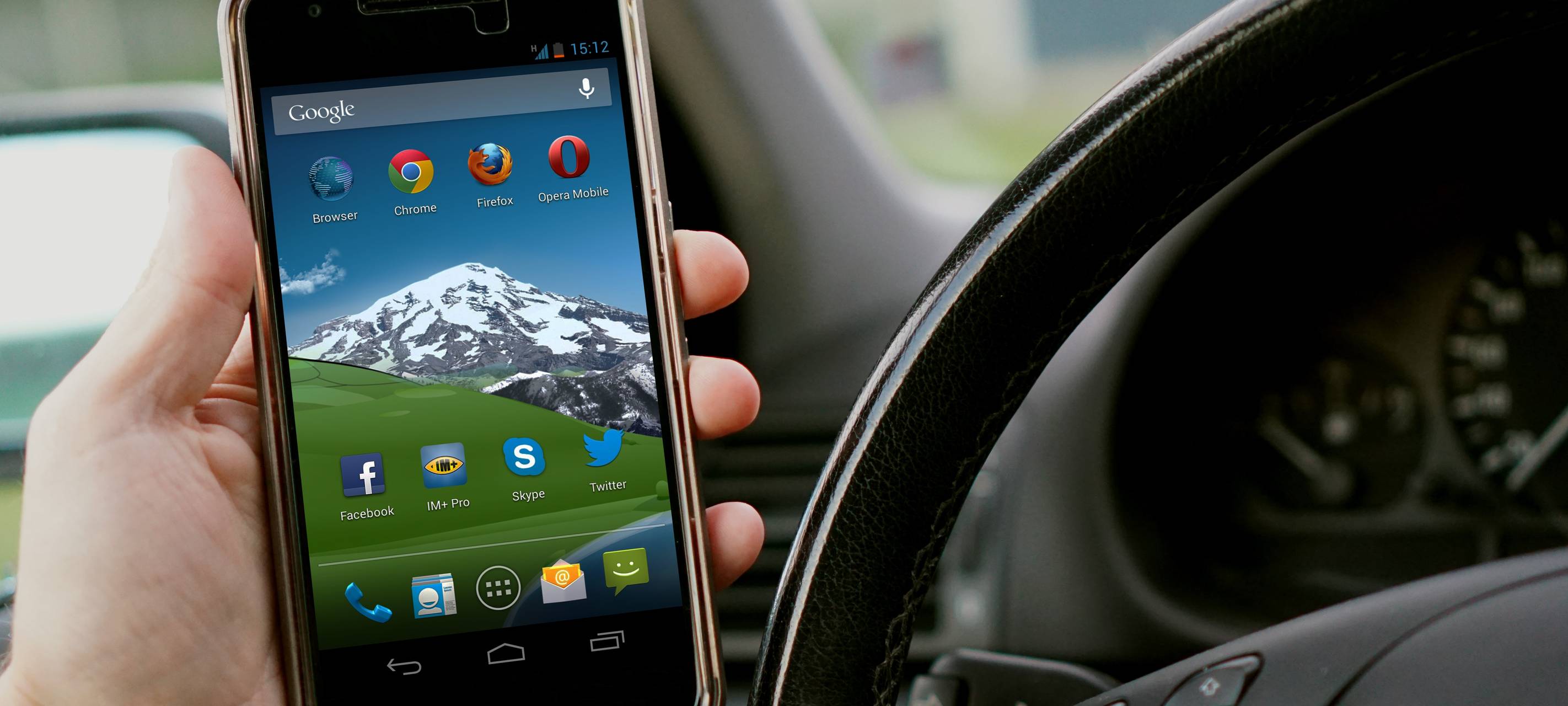 Viele Unfälle durch Handy und Alkohol am Steuer