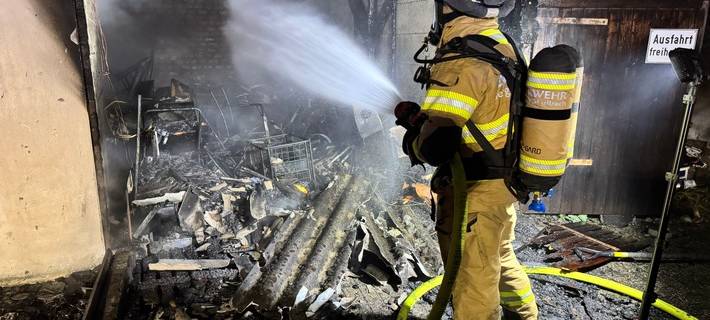 Brand auf Nümbrechter Aussichtsturm und in Gladbacher City