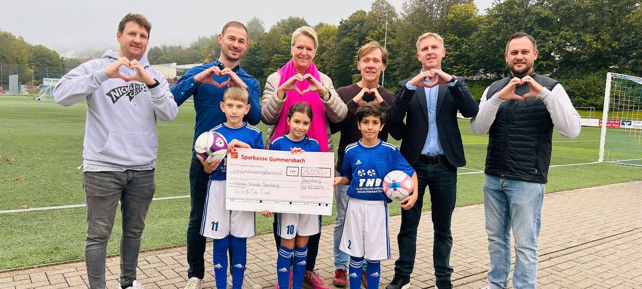 Nick und Co Cup: 25.000 Euro Spende übergeben
