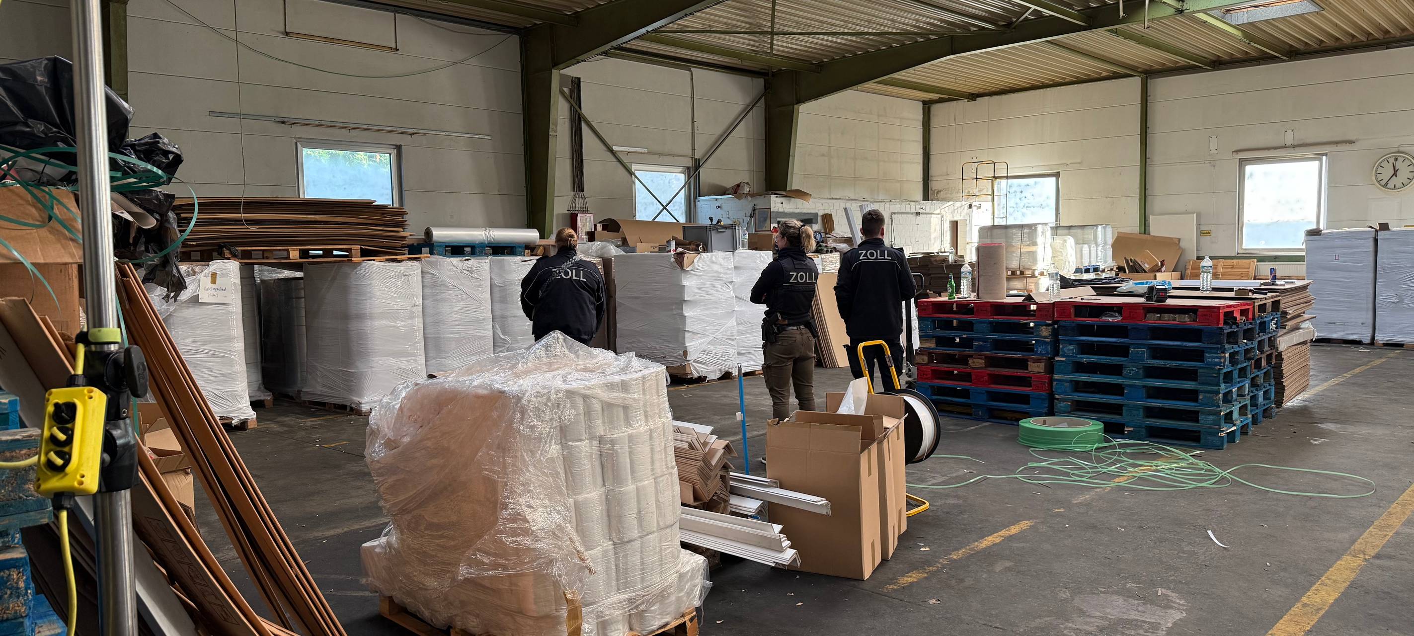 Update: Razzia Zigaretten-Fabrik in Radevormwald