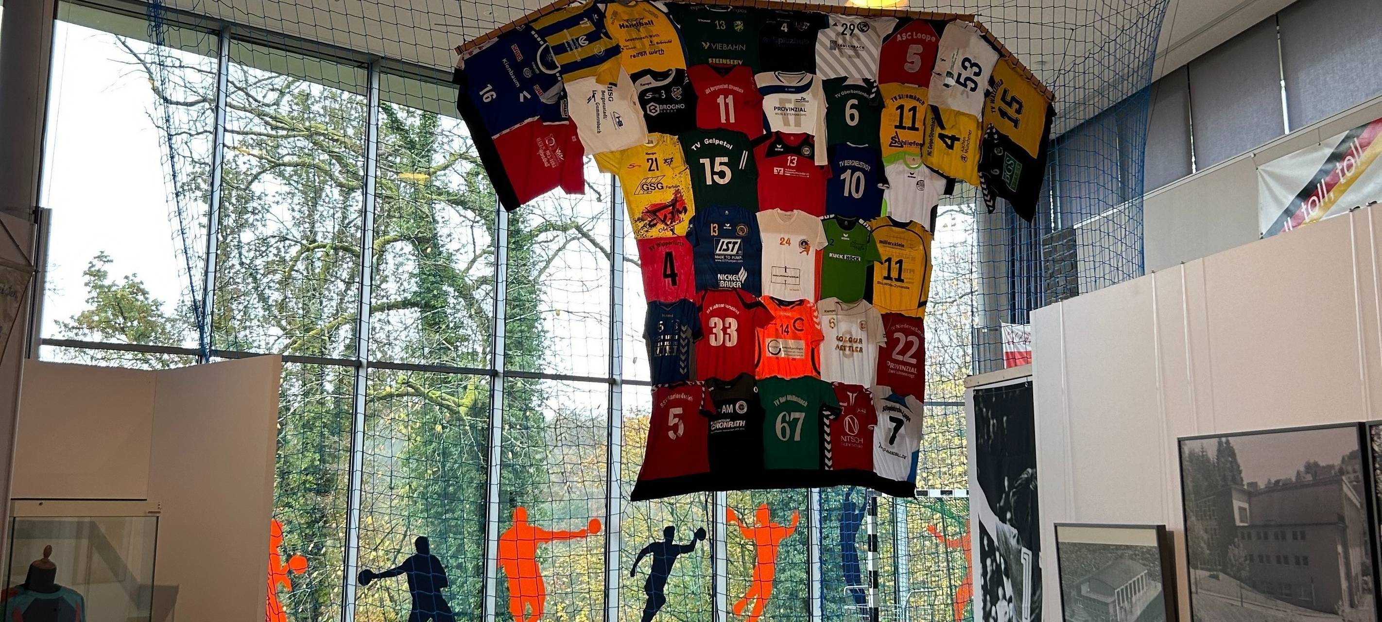 "Kleine Tore - Große Sprünge" -100 Jahre Handball im Oberbergischen