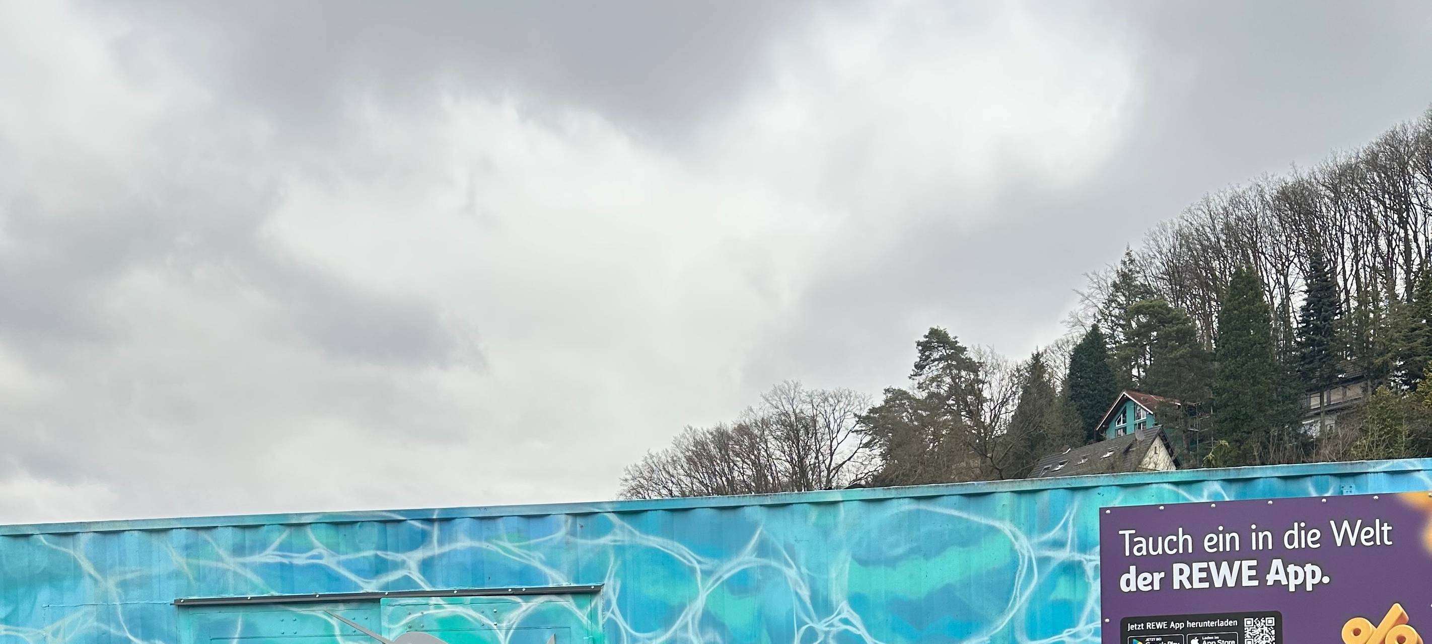 Im Schwimmcontainer "narwali" können Rösrather Kinder jetzt schwimmen lernen