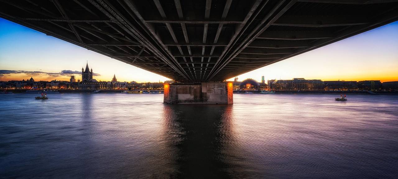 Köln prüft Badeverbot für den Rhein