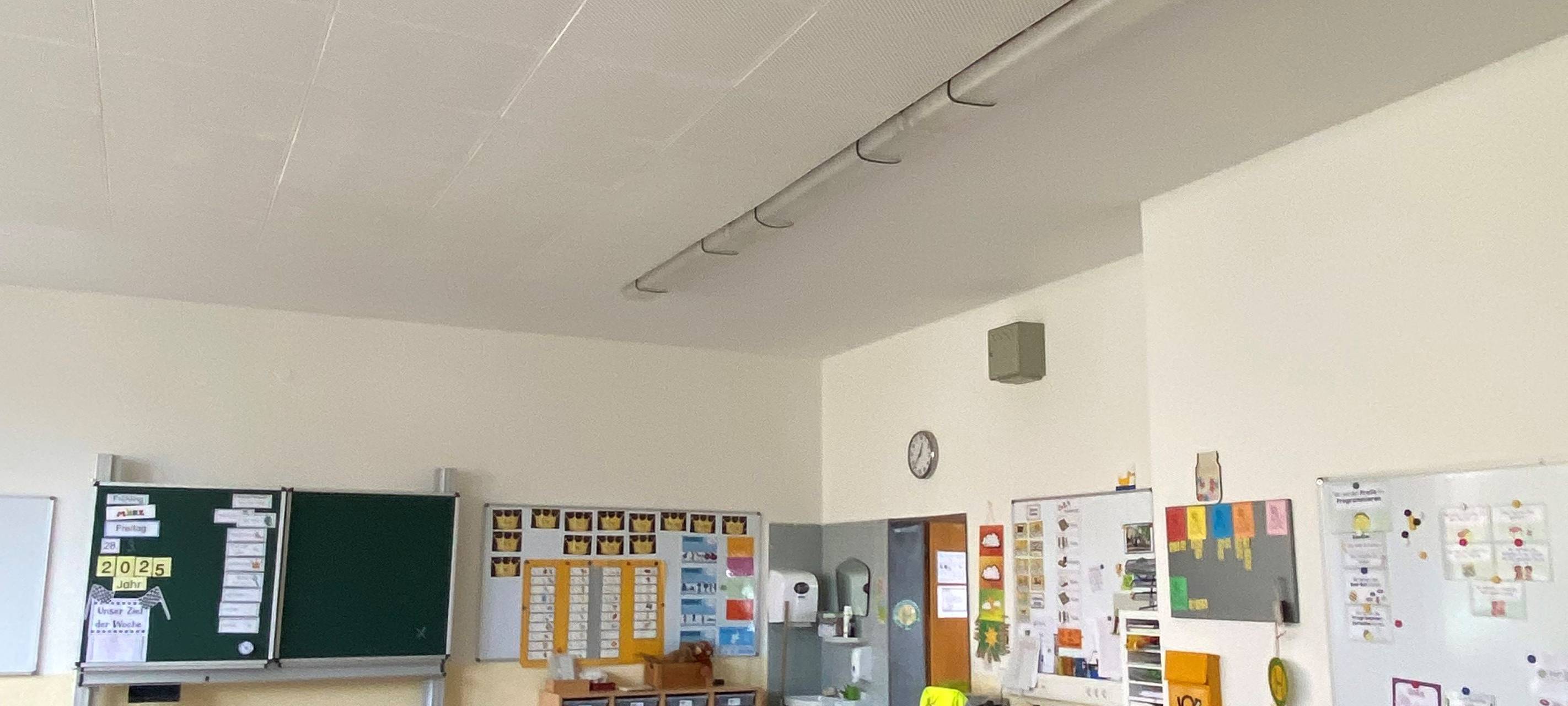 Bergisch Gladbach: Schule nach Lampen-Desaster freigegeben