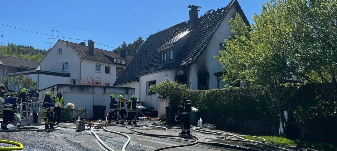 Bergneustadt: Wohnhausbrand sorgt für Großeinsatz
