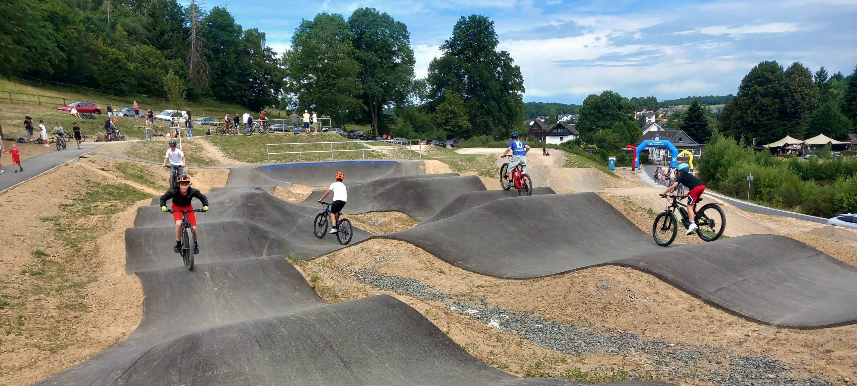 Waldbröl: Größter Skate- und Bike-Park im Bergischen eröffnet