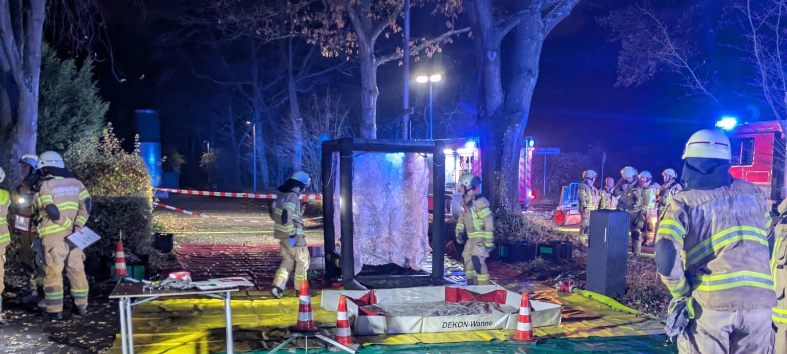 Bergisch Gladbach: Großeinsatz nach Chlor-Austritt am Kombibad Paffrath