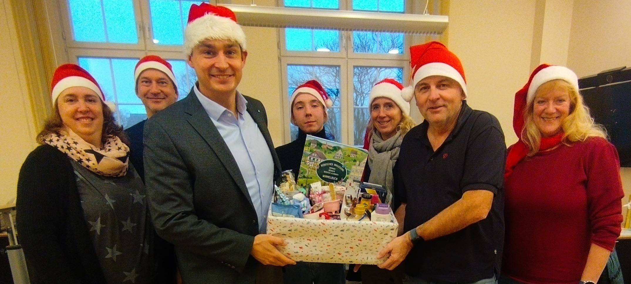 Weihnachtspaket-Aktionen im Bergischen in den Endzügen