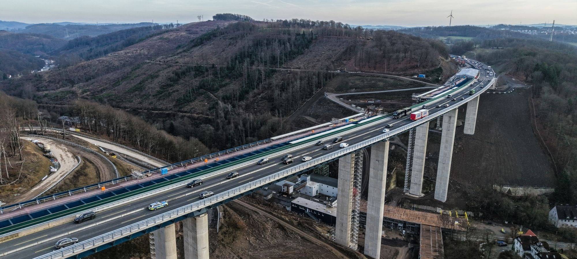 Nach vier Jahren: Neue Rahmede-Talbrücke freigegeben