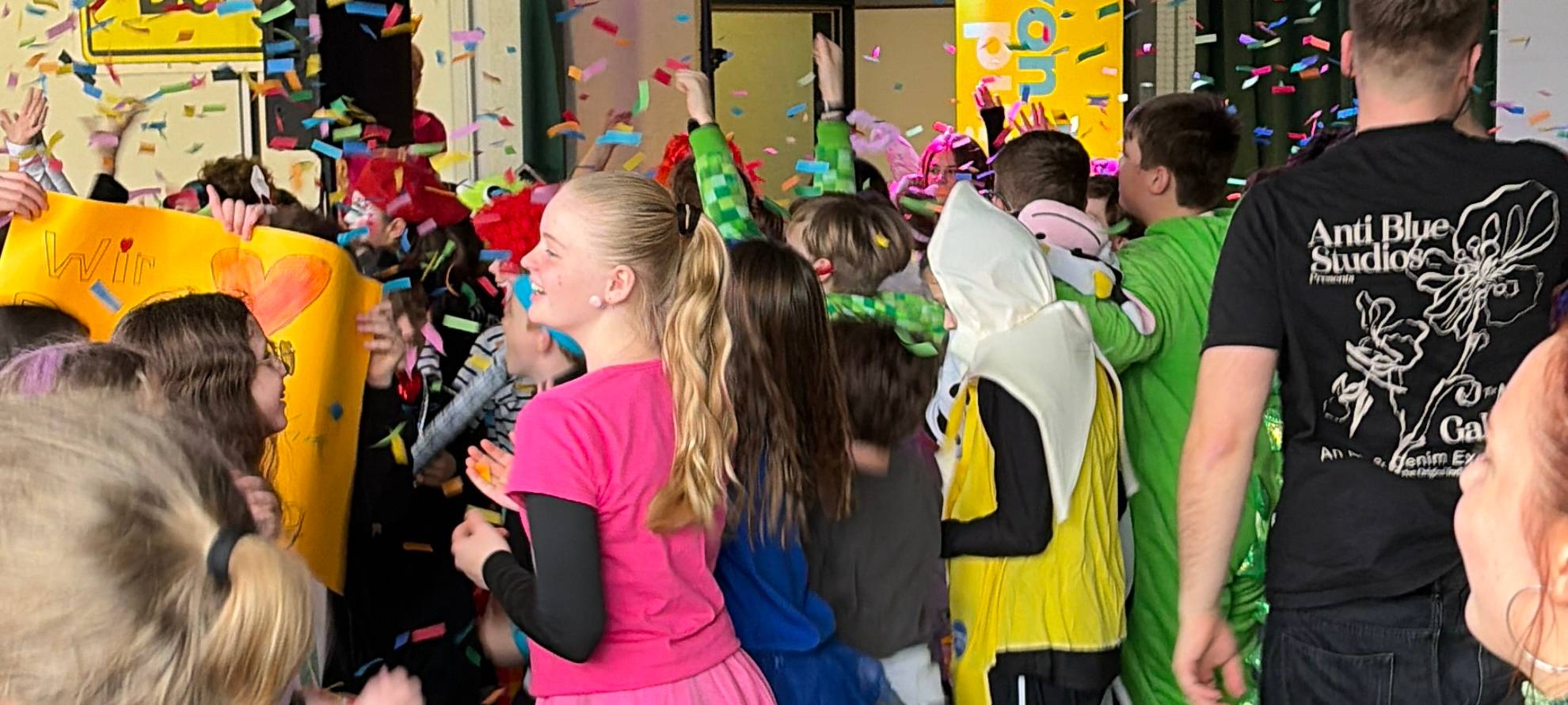 „Jeck im Dienst“: Gymnasium Lindlar gewinnt den Bandauftritt von Zesamm'