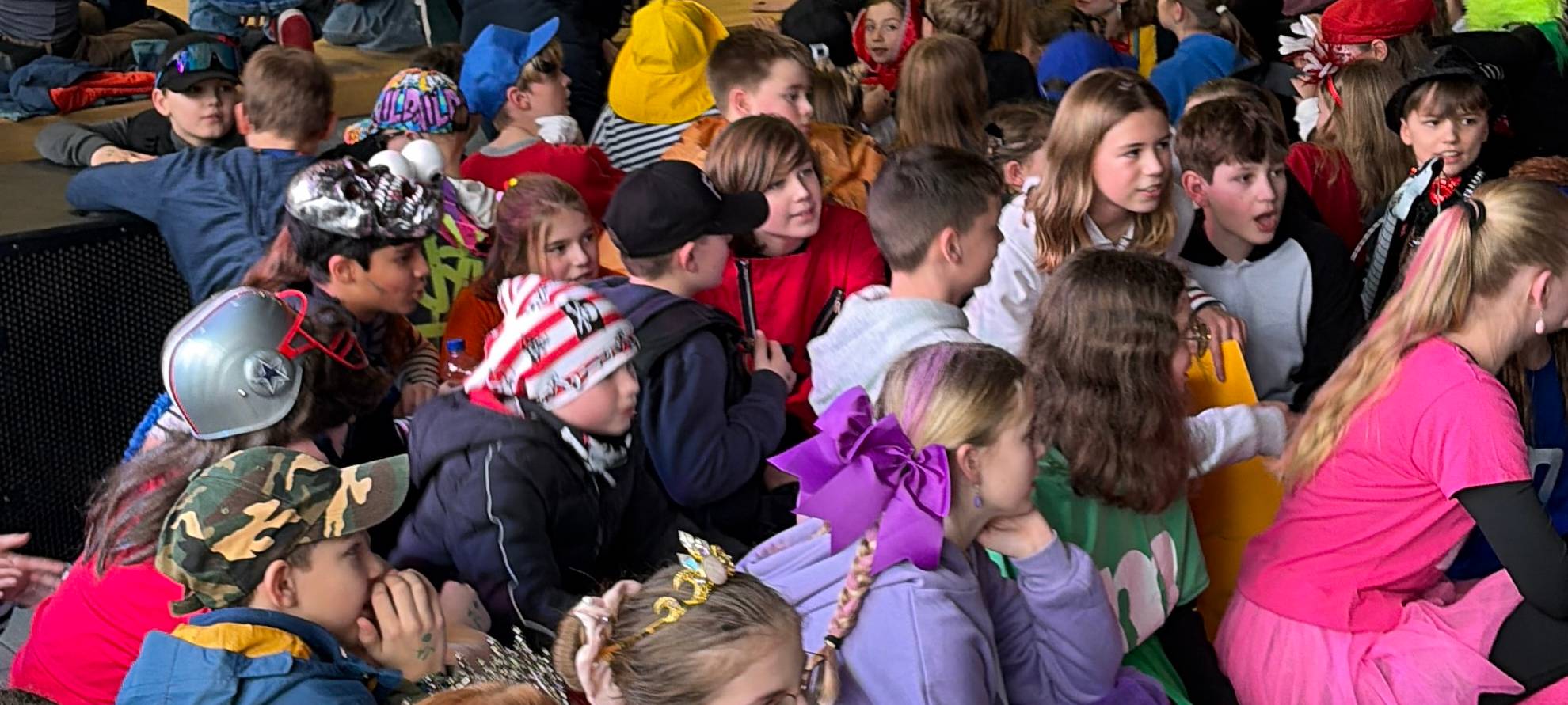 „Jeck im Dienst“: Gymnasium Lindlar gewinnt den Bandauftritt von Zesamm'