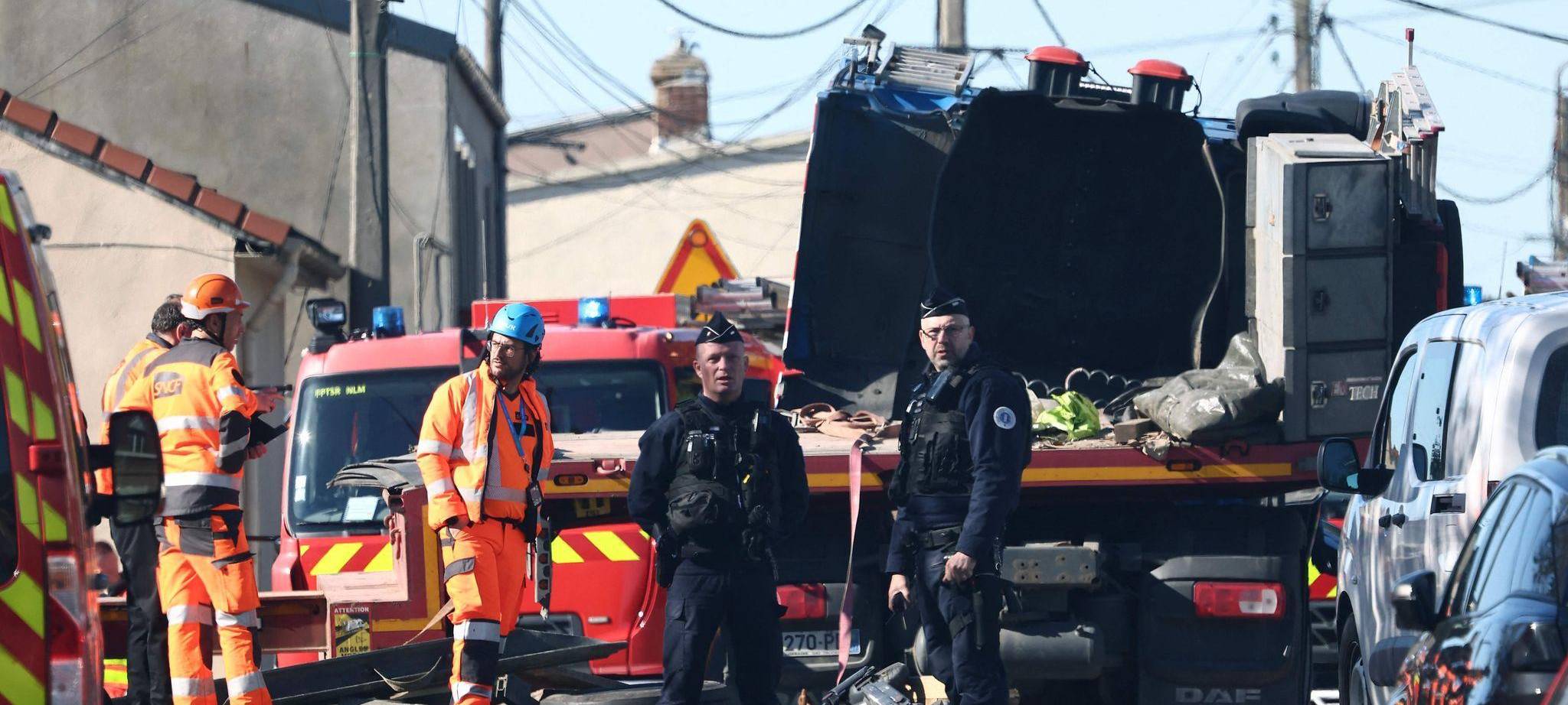 TGV kracht in Nordfrankreich in Laster