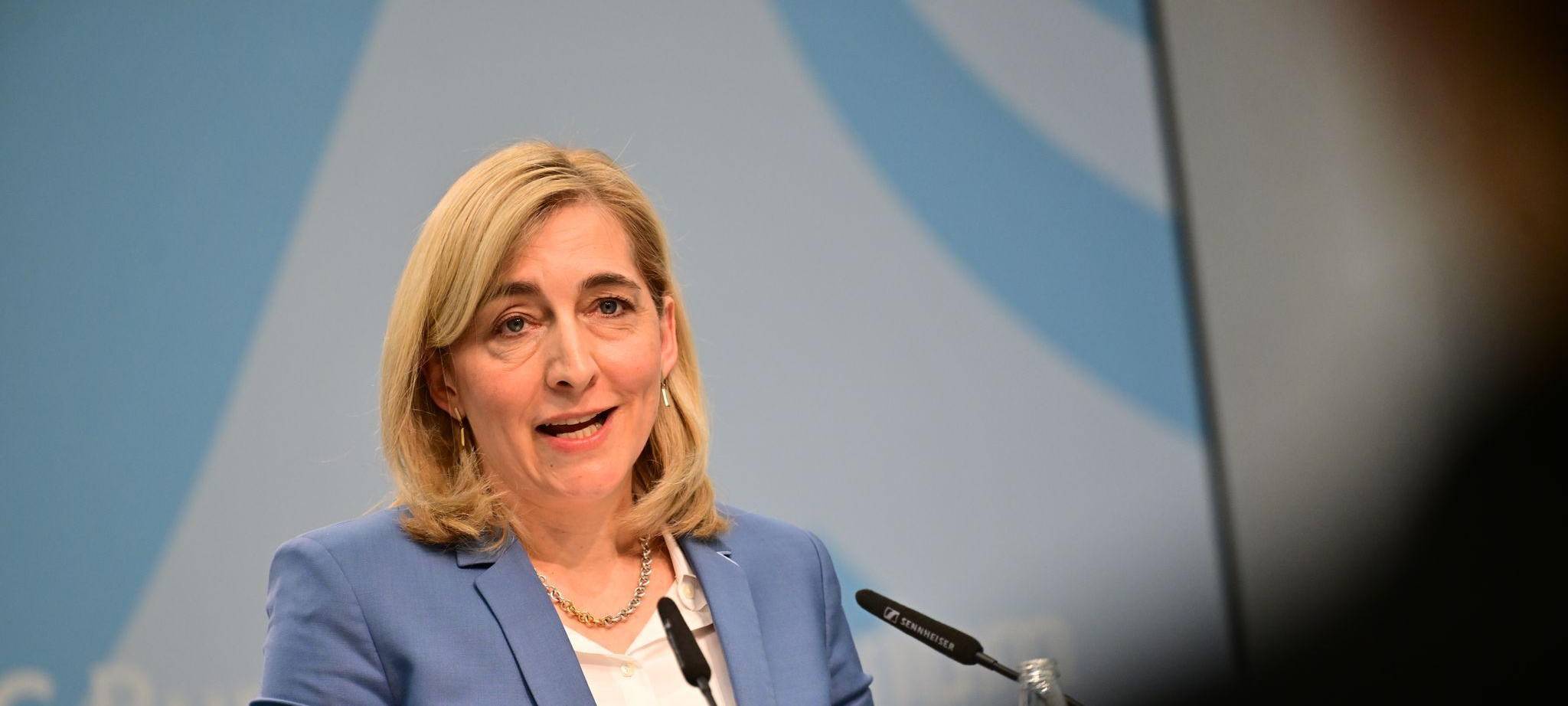 Ministerin Warken zur Finanzreform der gesetzlichen Krankenkasse