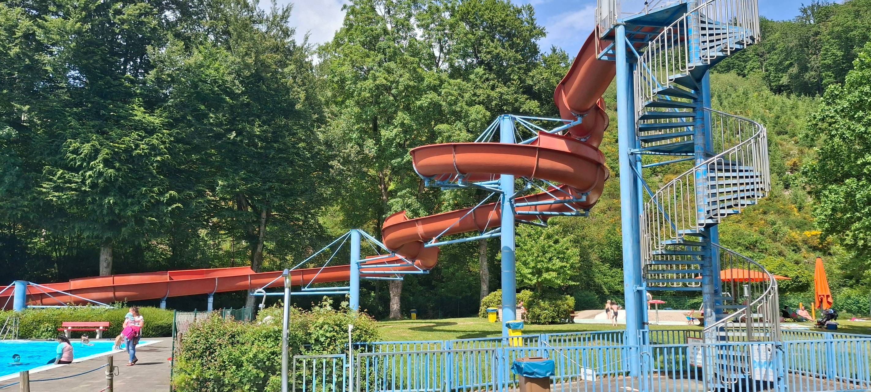 Der Freibad-Check: Wir suchen euer bestes Freibad im Bergischen