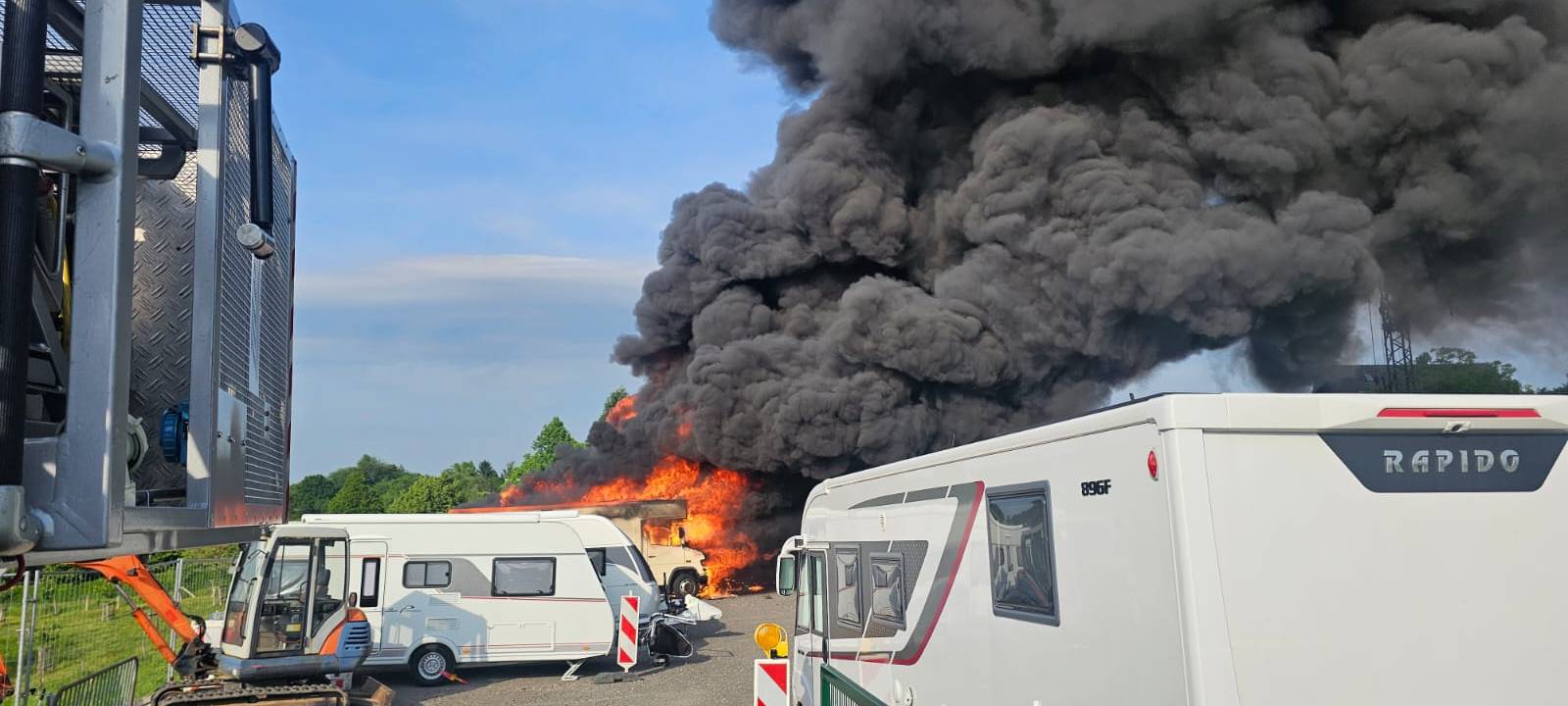 Große Feuerwehreinsätze in Bergisch Gladbach und Burscheid