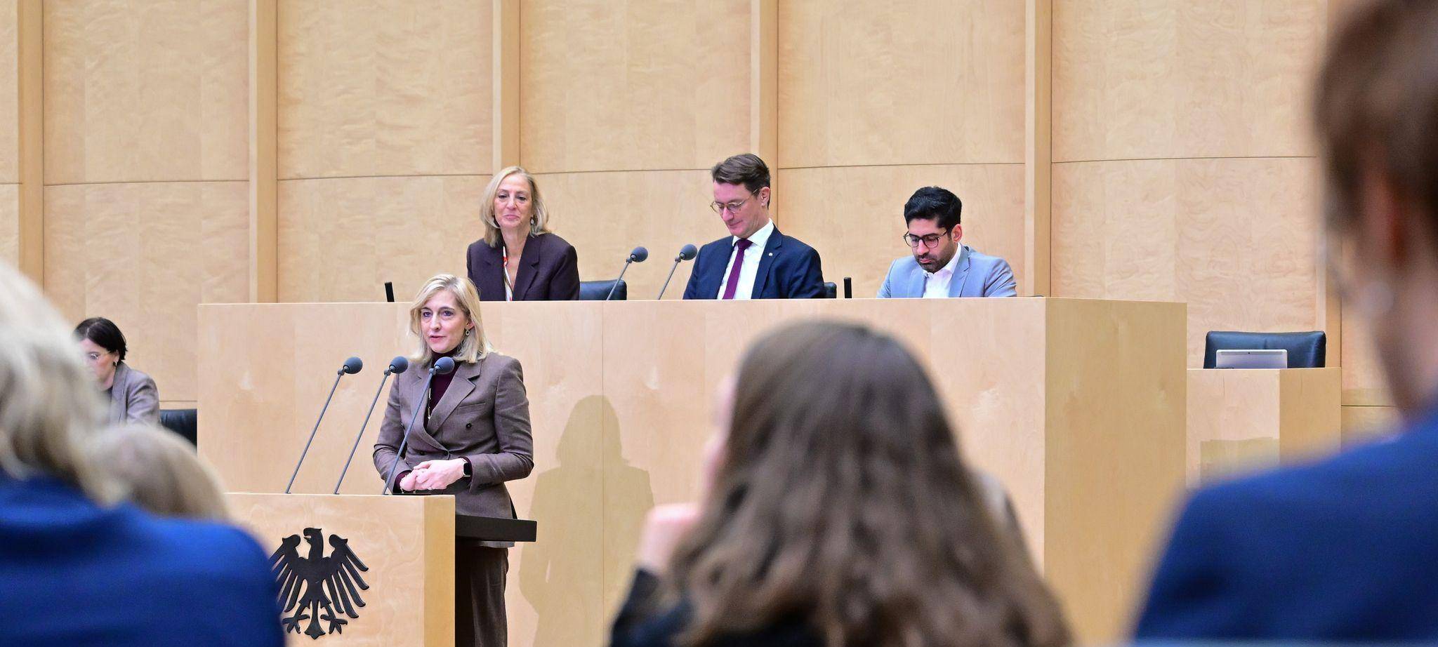 Ministerin Warken im Bundesrat