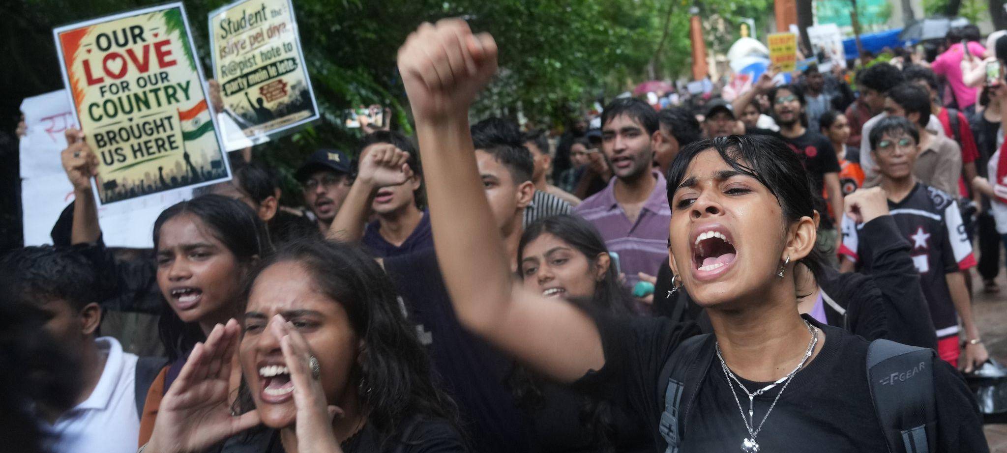 Indiens Bildungsminister tritt nach Jugendprotesten zurück