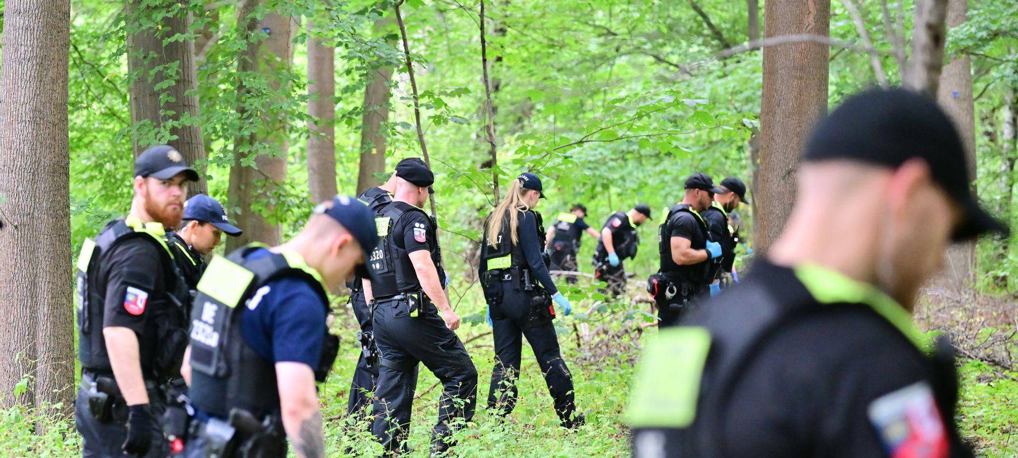 Auto rast in Menschenmenge - CSD abgebrochen