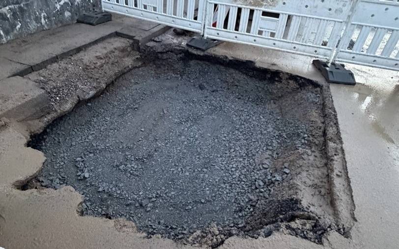 L84 nach Wasserrohrbruch für 14 Tage gesperrt