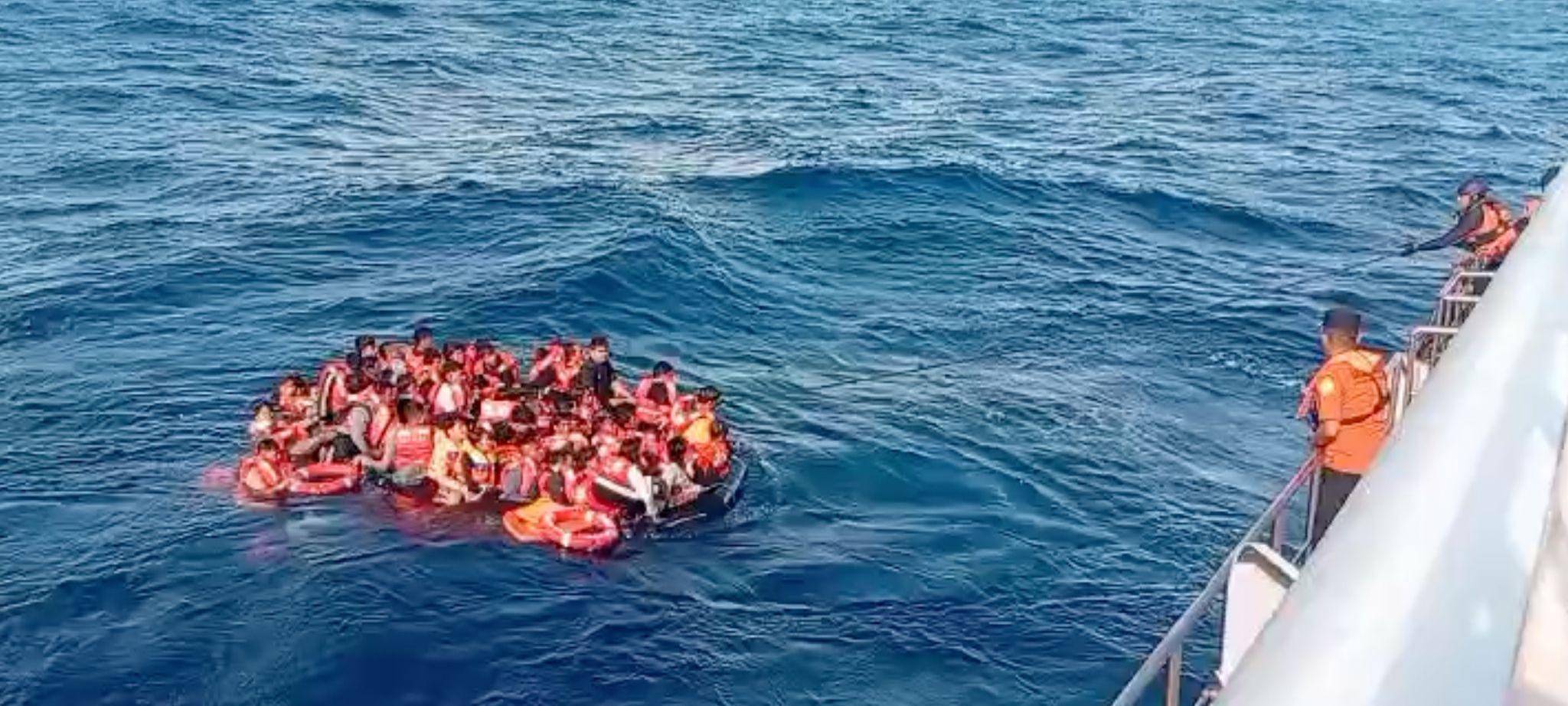 Brand auf einer indonesischen Fähre