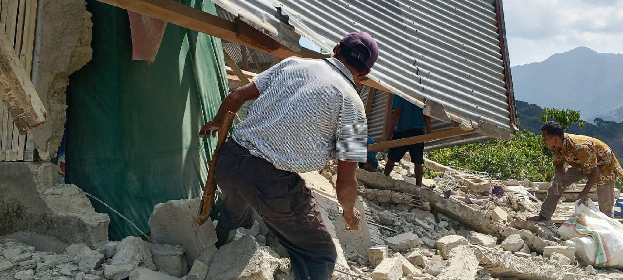 Erdbeben vor der Küste Indonesiens