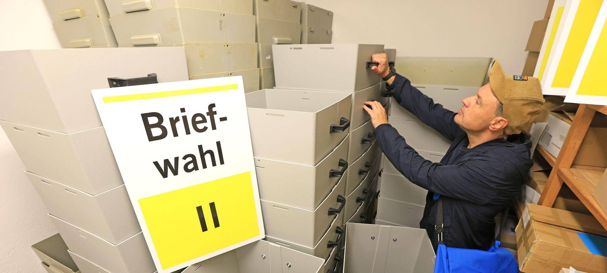 Vorbereitung für Briefwahl in Sachsen-Anhalt