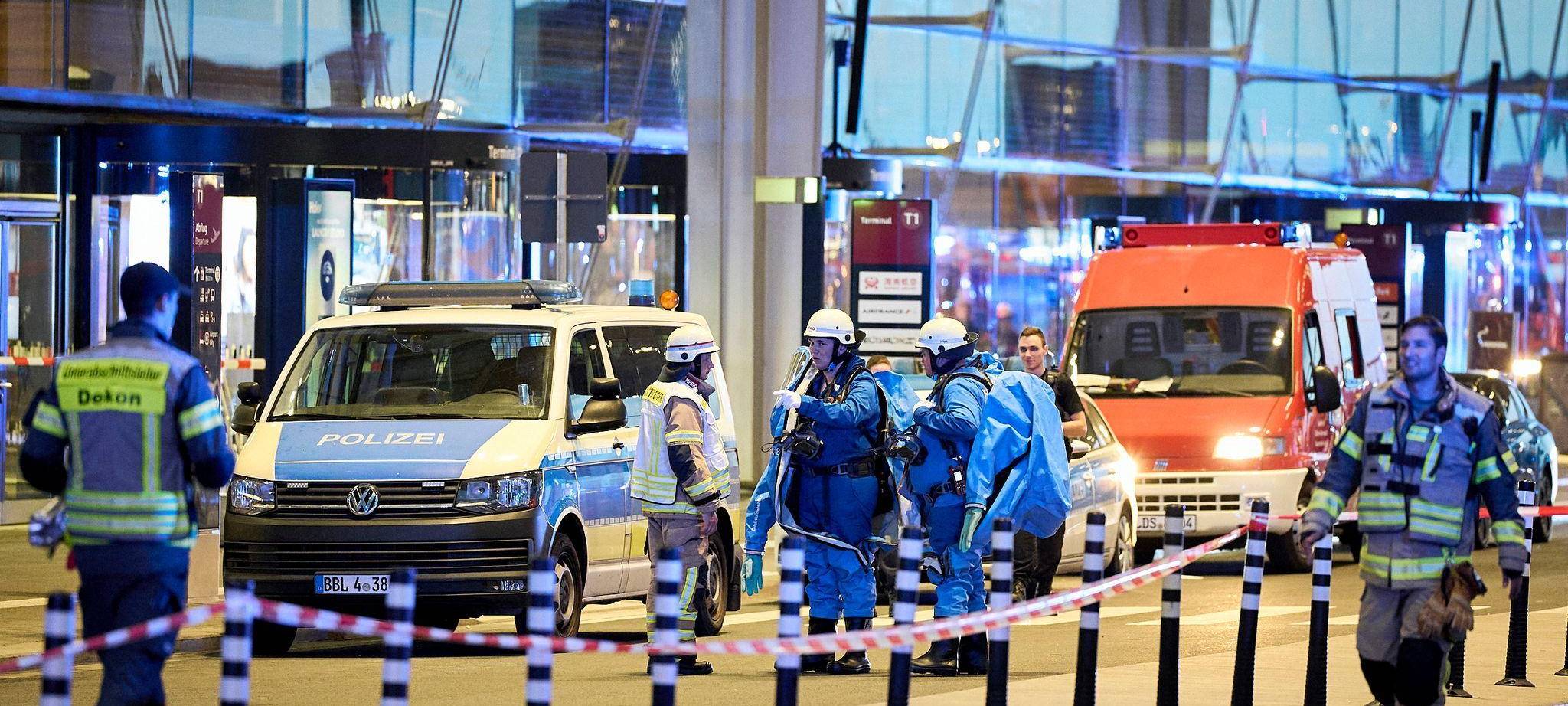 Polizei räumt BER-Terminal wegen möglichen Gefahrguts
