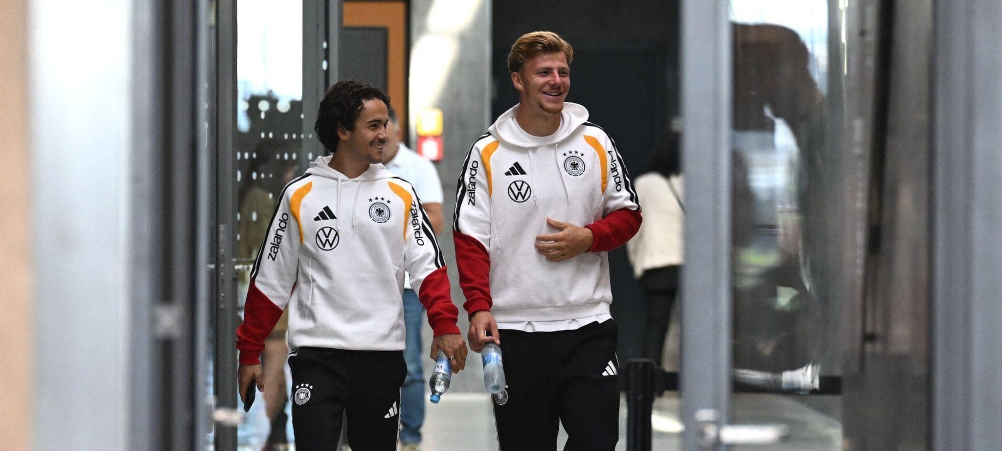 Fußball-Nationalmannschaft - Mixed Zone