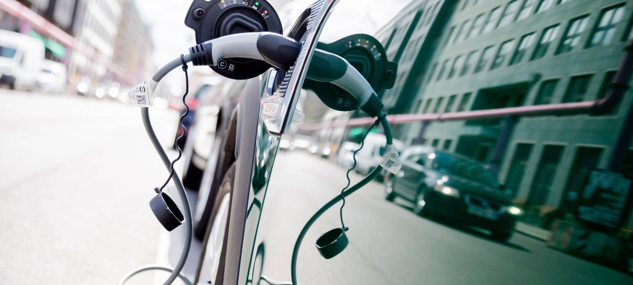 Auto mit Plug-in-Hybrid-Antrieb