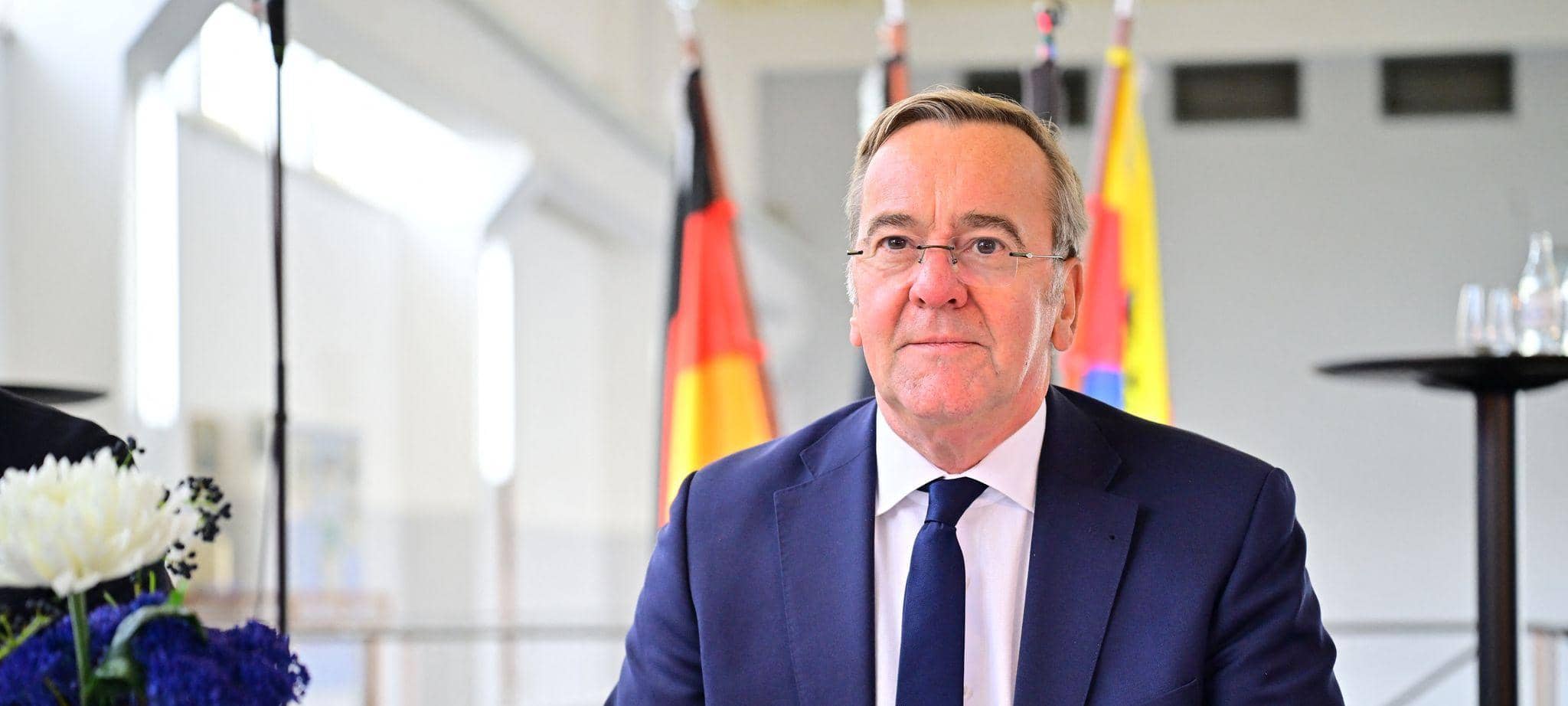 Verteidigungsminister Pistorius in Emden