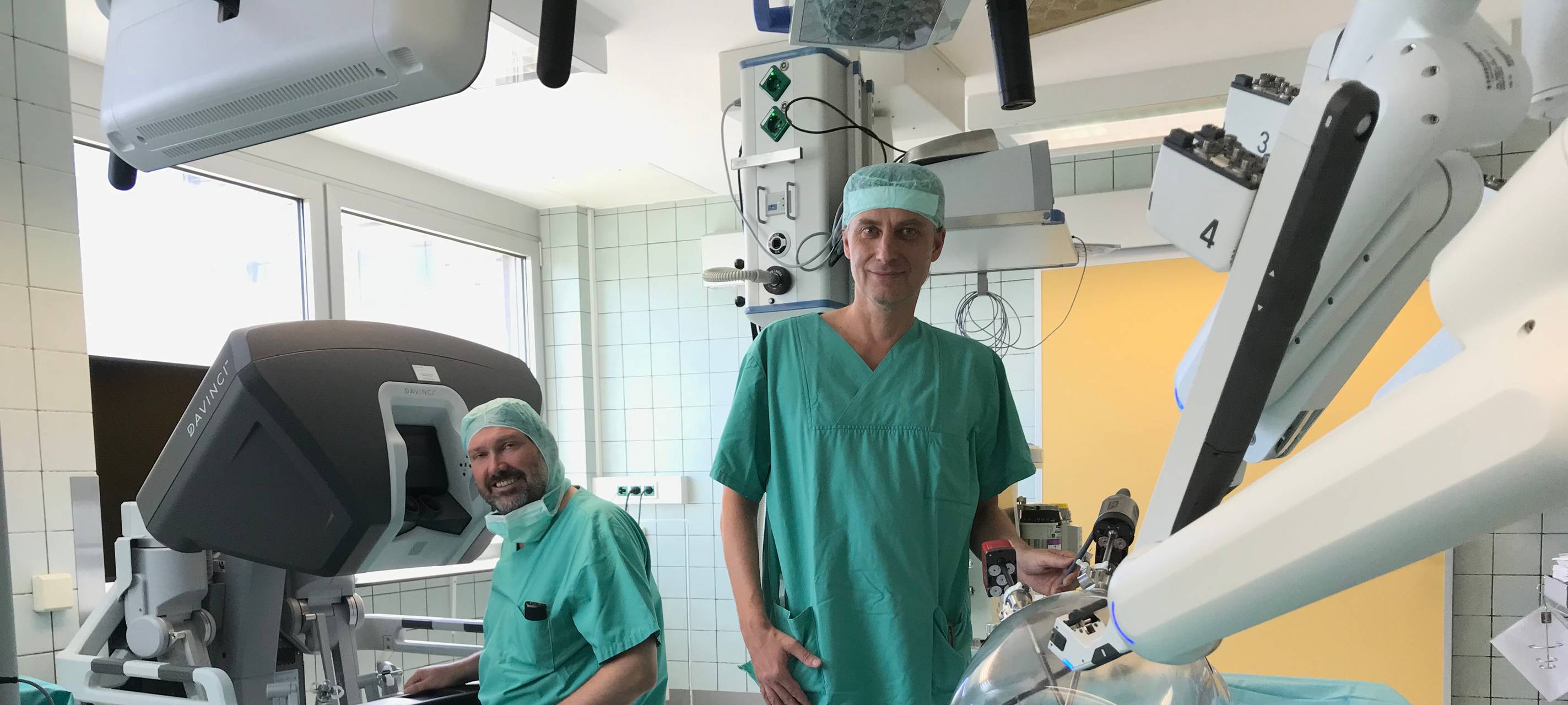 Erster OP-Roboter im Rheinisch-Bergischen