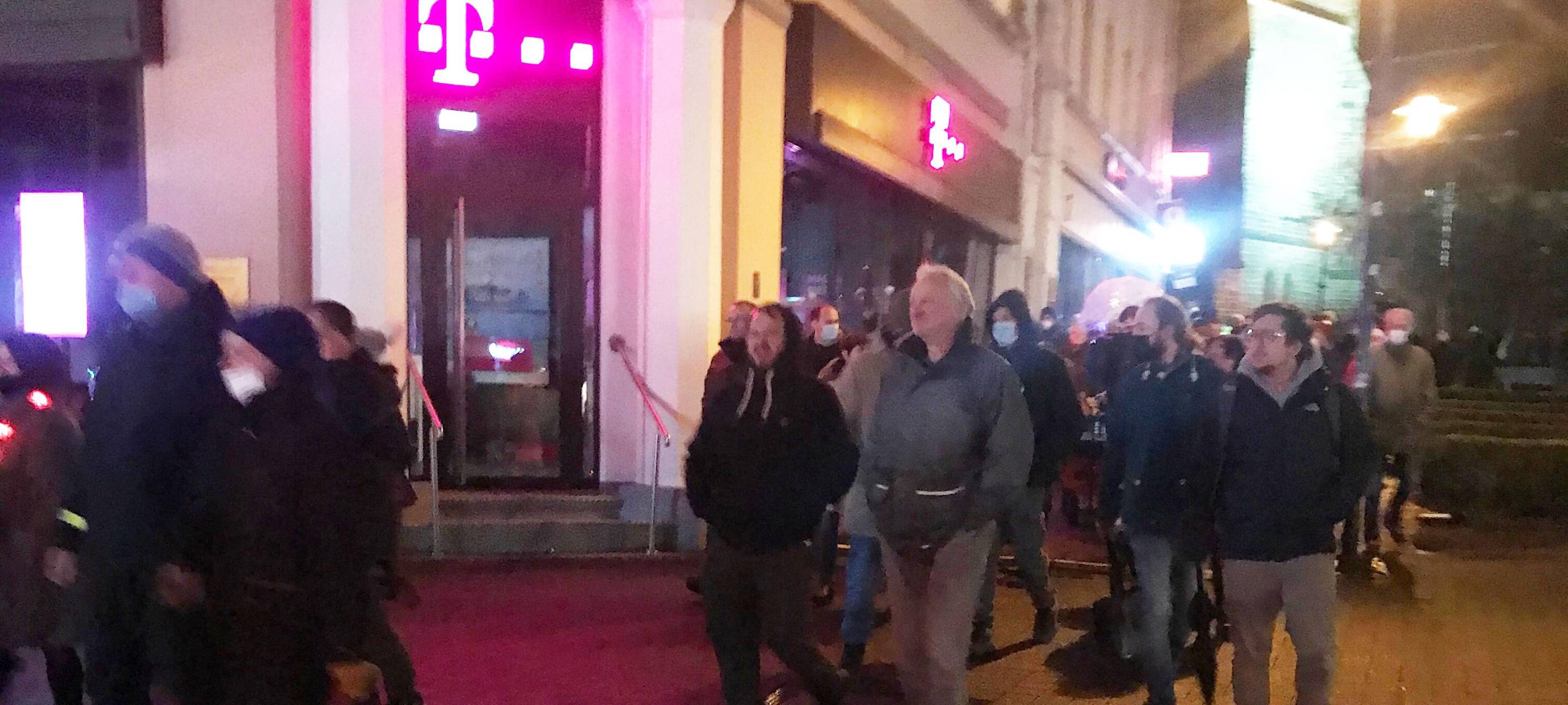 Impfgegner gehen erneut auf die Straße - Polizei bereitet sich vor