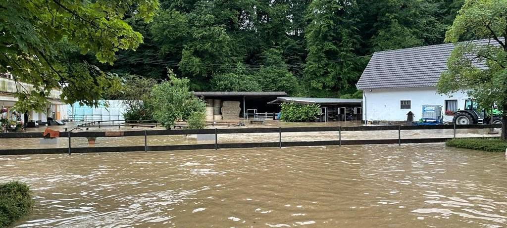 Starkregen Pferdestall