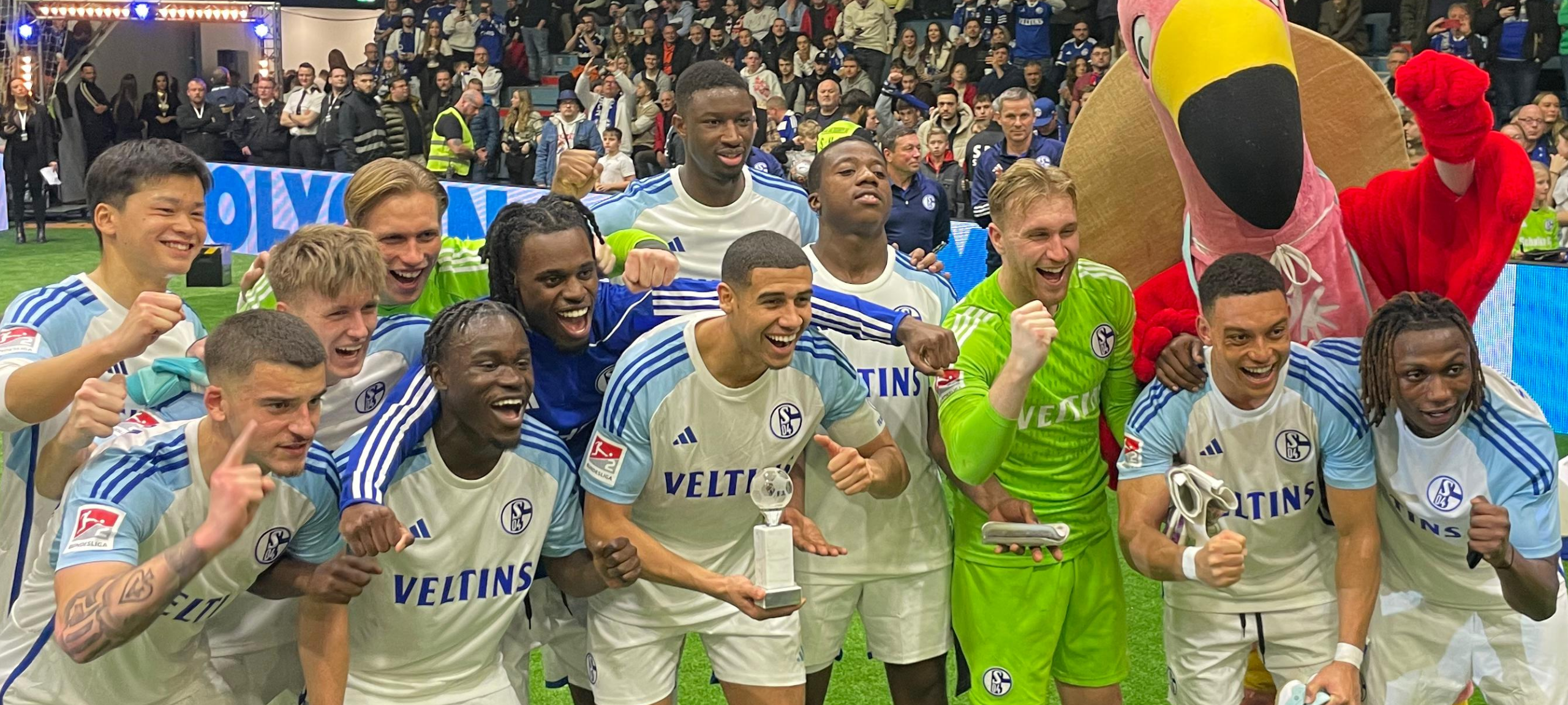 Fußball: Schalke 04 gewinnt 10. Poldi-Cup